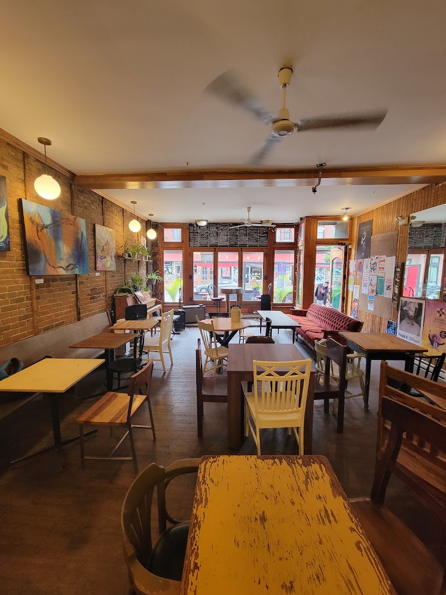 Le Dépanneur Café
